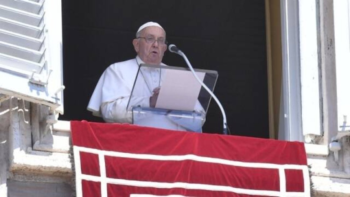 El Papa Francisco, durante el rezo del Ángelus de este 25 de agosto.
