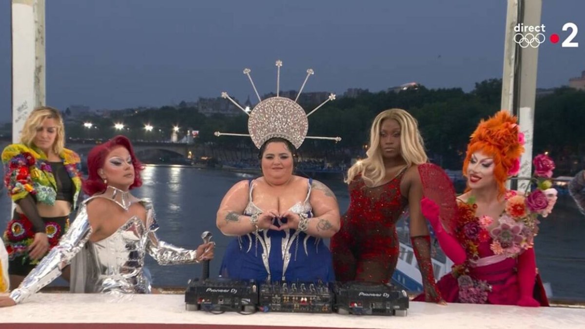 La ceremonia de inauguración de las Juegos Olímpicos de París ha estado repleta de escenas LGTB, de personas drag queen y de menciones al aborto y al feminismo.
