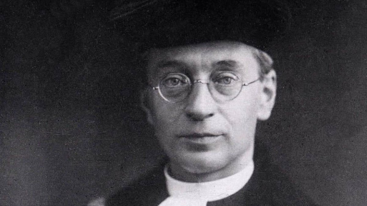 Tito Brandsma, en 1932, cuando era rector de la Universidad Católica de Nimega.