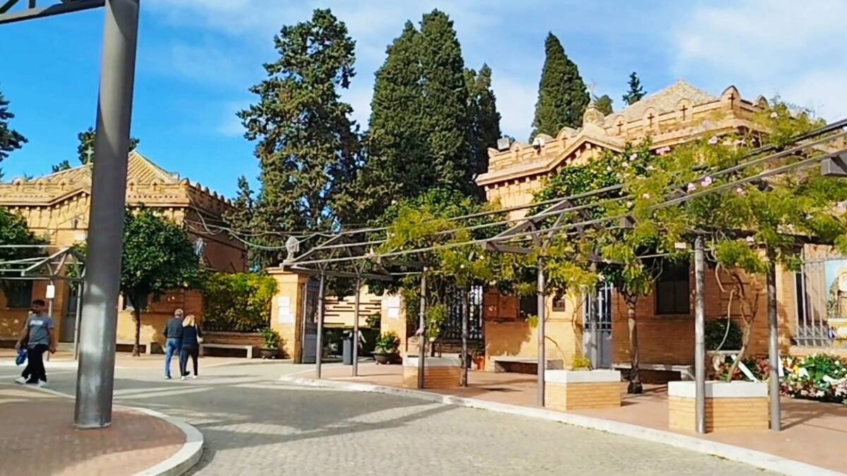 El cementerio de San Fernando de Sevilla, uno de los recientemente atacados.