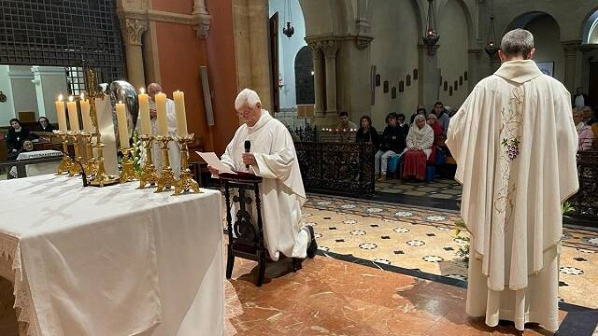 Arturo Sosa, superior general de los jesuitas, en Paray-le-Monial renueva la consagración de la Compañía al Sagrado Corazón