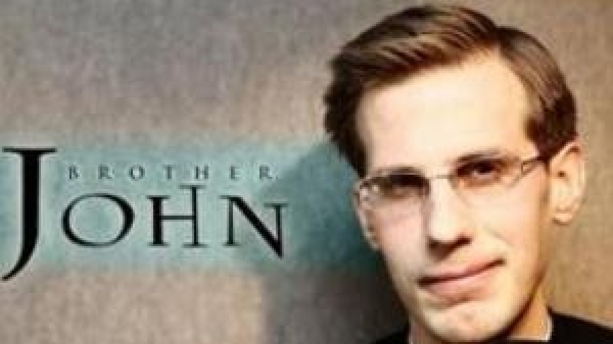 El jóven sacerdote, John Klein