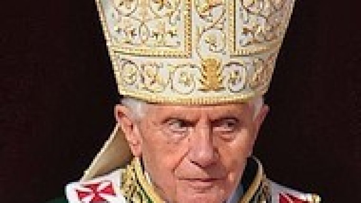 Benedicto XVI, en el día grande de dos santos.