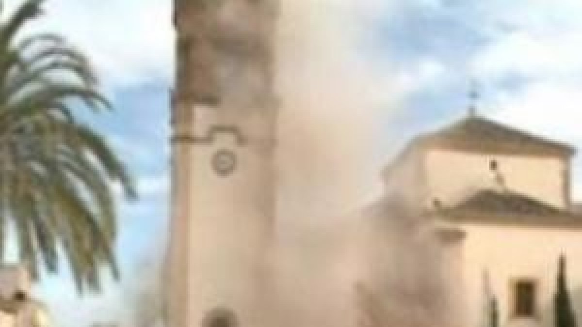 Derrumbe del campanario de una iglesia