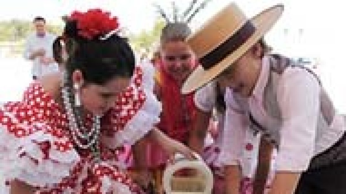 El Rocío se aprende desde pequeños, jugando.