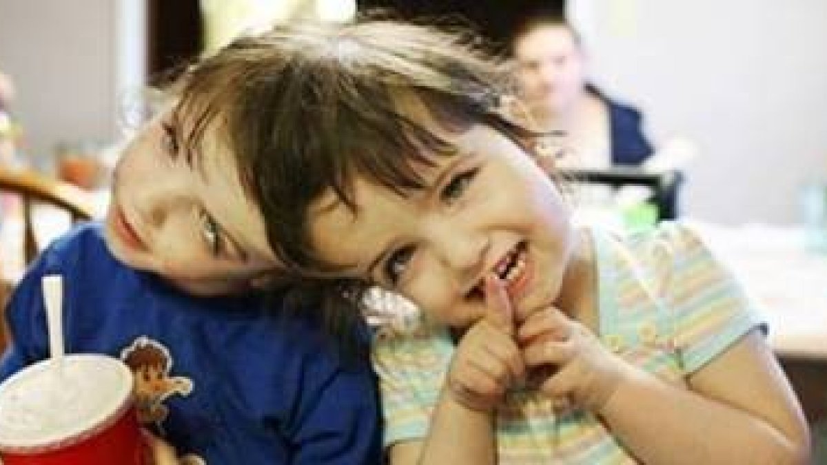 Las siamesas canadienses Tatiana y Krista