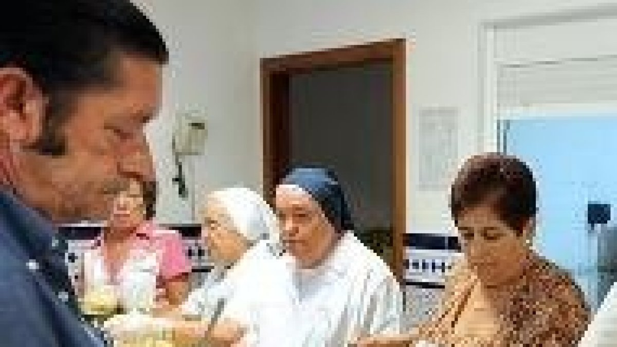 La vida religiosa aporta constancia en la ayuda