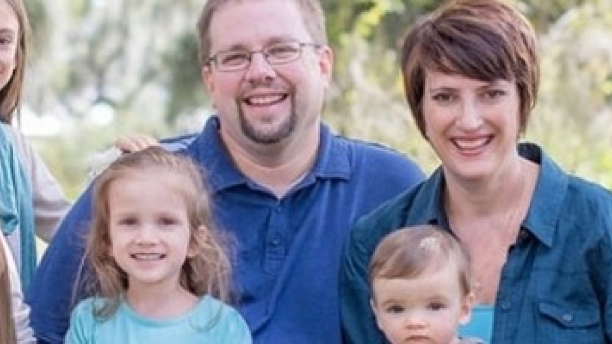Tom Ponchak y su esposa Lisa con su numerosa familia... volvieron a la Iglesia católica en 2007, después de haber sido pastores protestantes 10 años