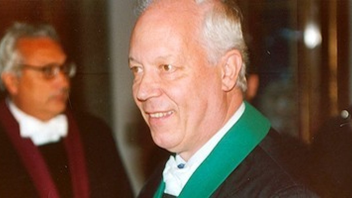 Uno de los grandes matemáticos del momento presente habla de Dios con una lógica aplastante.