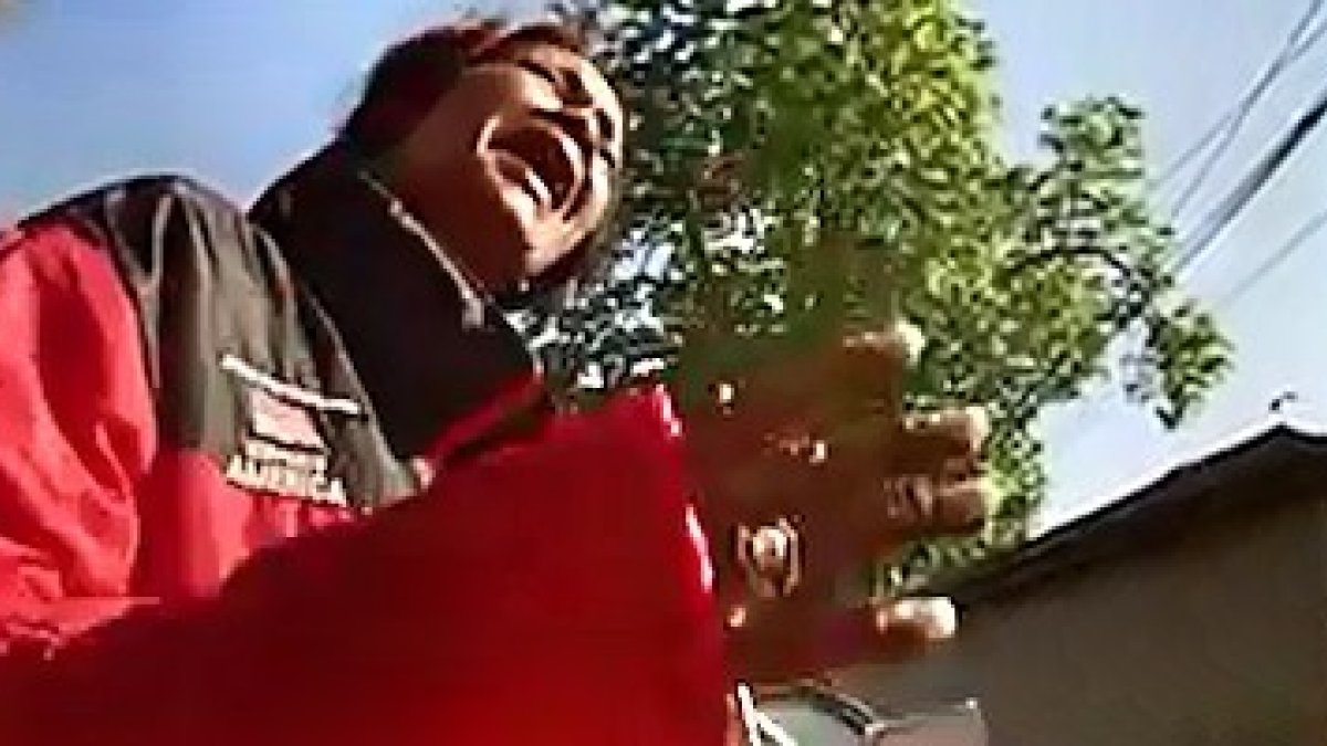 La mujer no podía contener su dolor al evocar a su hijo muerto, pero ese dolor no resultó estéril esta vez.