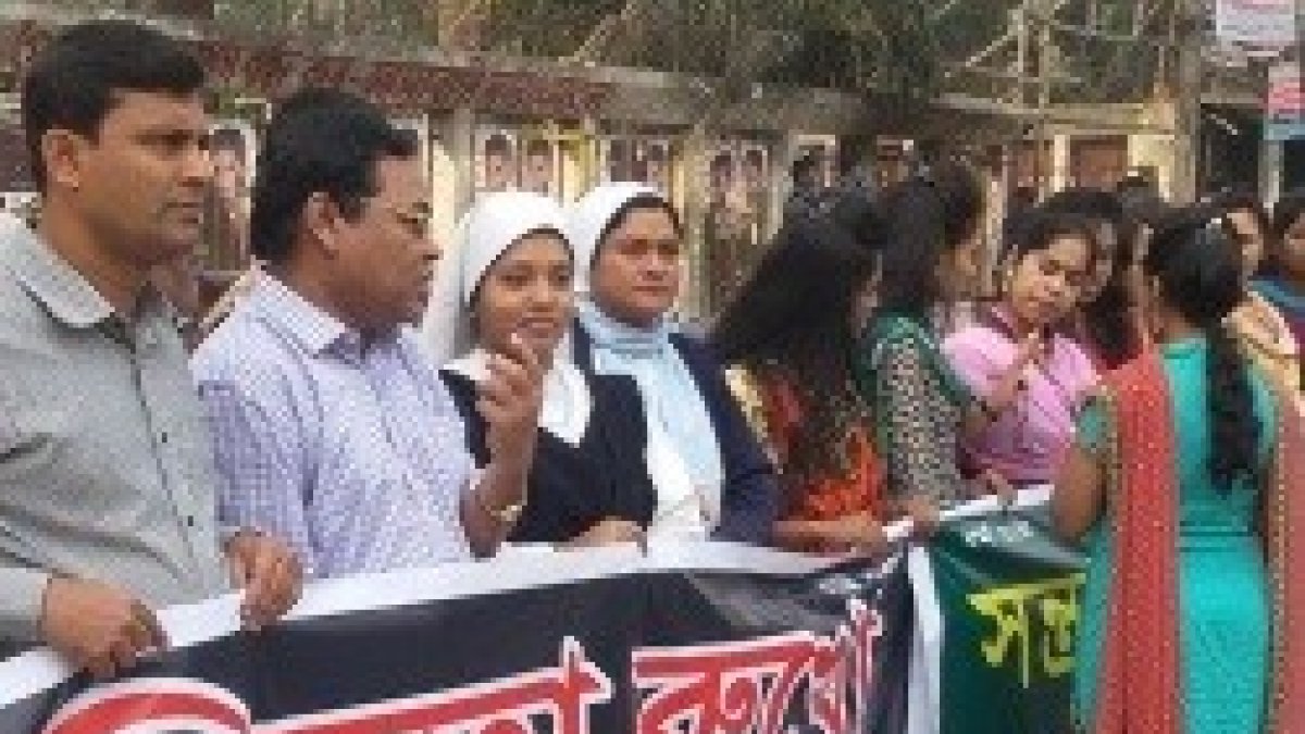 Hermanas Catequistas del Inmaculado Corazón, en una manifestación contra la violencia en 2015 - ahora han atacado su convento