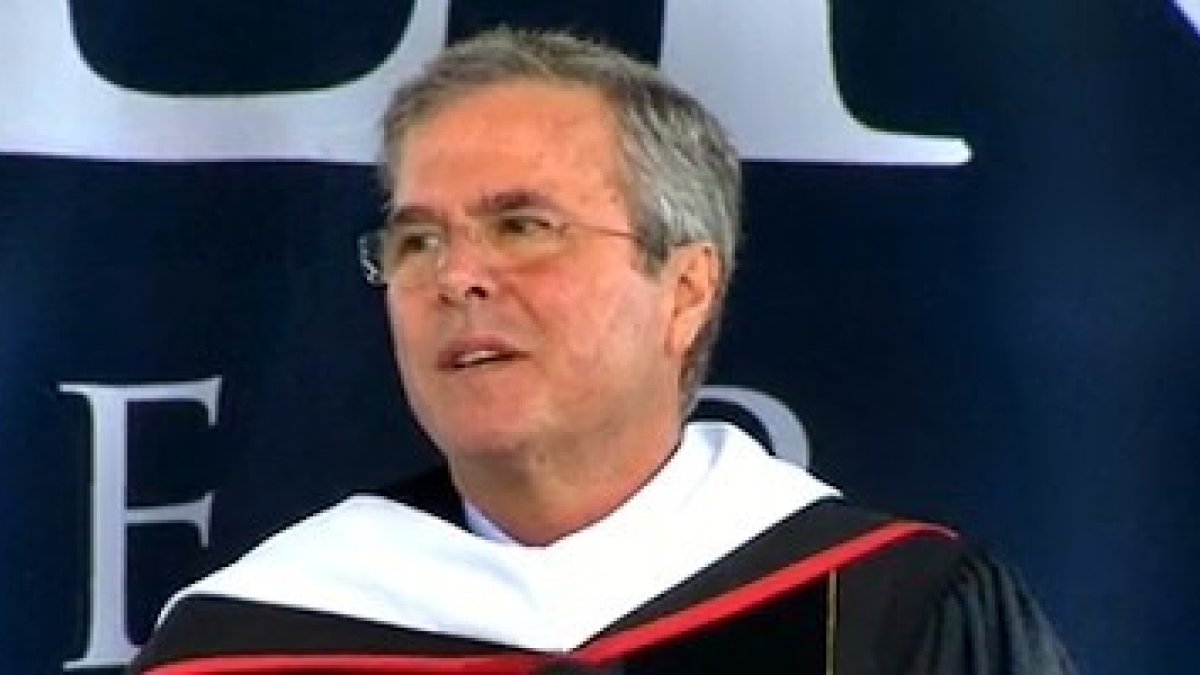 Jeb Bush, durante el discurso de graduación de la Liberty University.