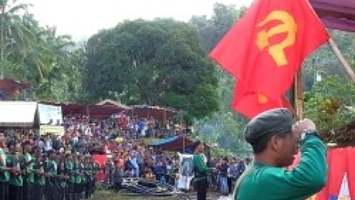 Tropas del News People Army, una guerrilla comunista en Mindanao implicada en una guerra con 150.000 muertos