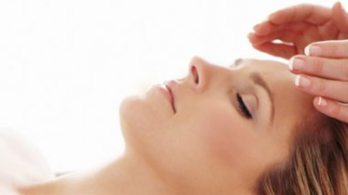 El reiki no es un tratamiento eficaz ni transmite energía: es un placebo, dice un estudio científico