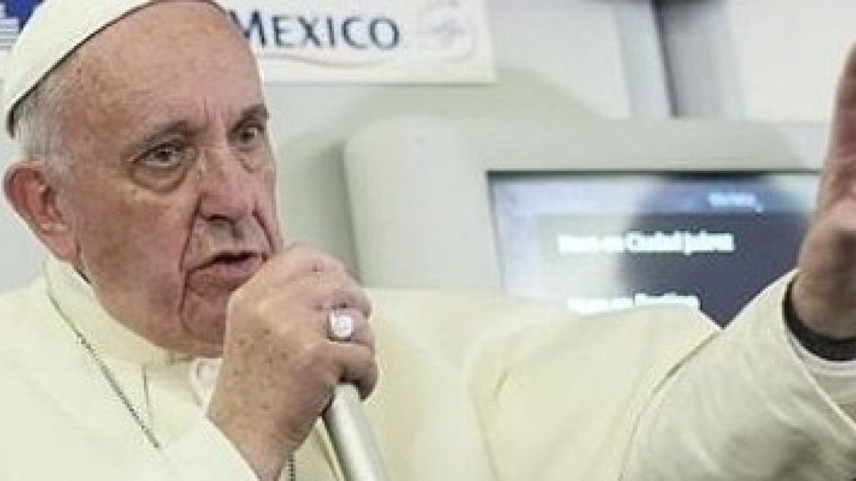 El Papa Francisco en el avión de vuelta de México habla del aborto, el virus zika, la relación con los ortodoxos y más temas