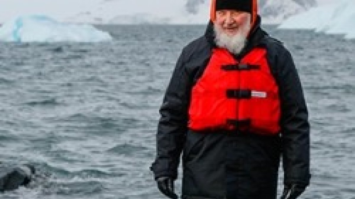 El Patriarca Kirill de Moscú en una isla cercana a la base rusa Bellinghausen, en la Antártida