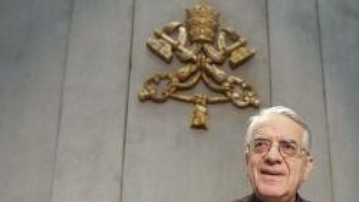 Federico Lombardi deja de dirigir Radio Vaticano, pero sigue siendo el portavoz de la Sala de Prensa vaticana