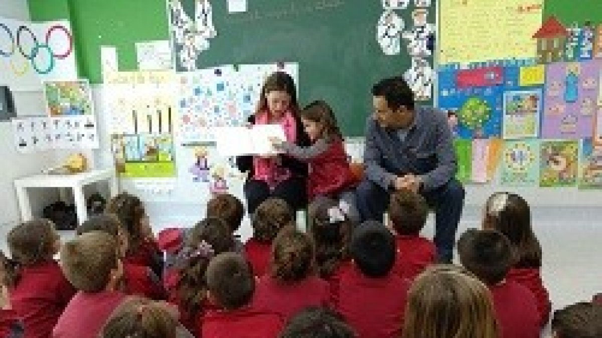 La charla que se iba a celebrar en un colegio público de Madrid ha sido finalmente suspendida