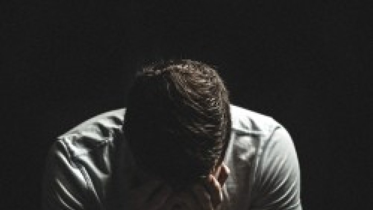 El demonio influye y tienta, pero quien peca persistentemente se pone bajo su oscuridad