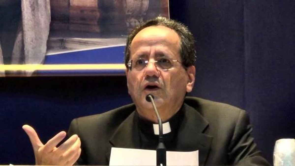 Confiar la Iglesia al cuidado de la Madre de Dios ha sido una constante en la historia, en particular en los últimos siglos, señala Corrado Maggioni.