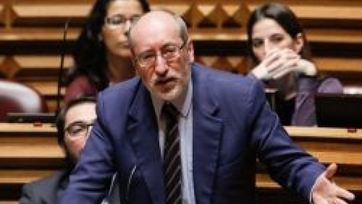 Antonio Filipe, portavoz del Partido Comunista Portugués, criticó la eutanasia y pidió cuidados paliativos