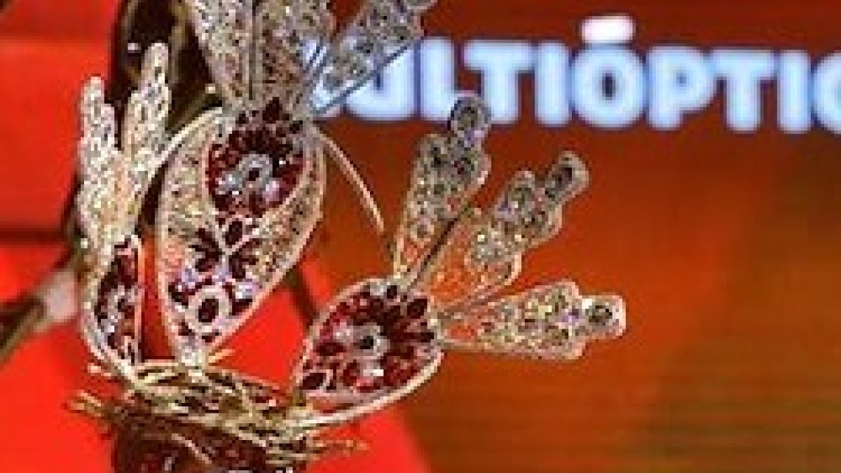 Multiópticas patrocinó la gala drag queen del carnaval de Las Palmas del año pasado, con ganador blasfemo.