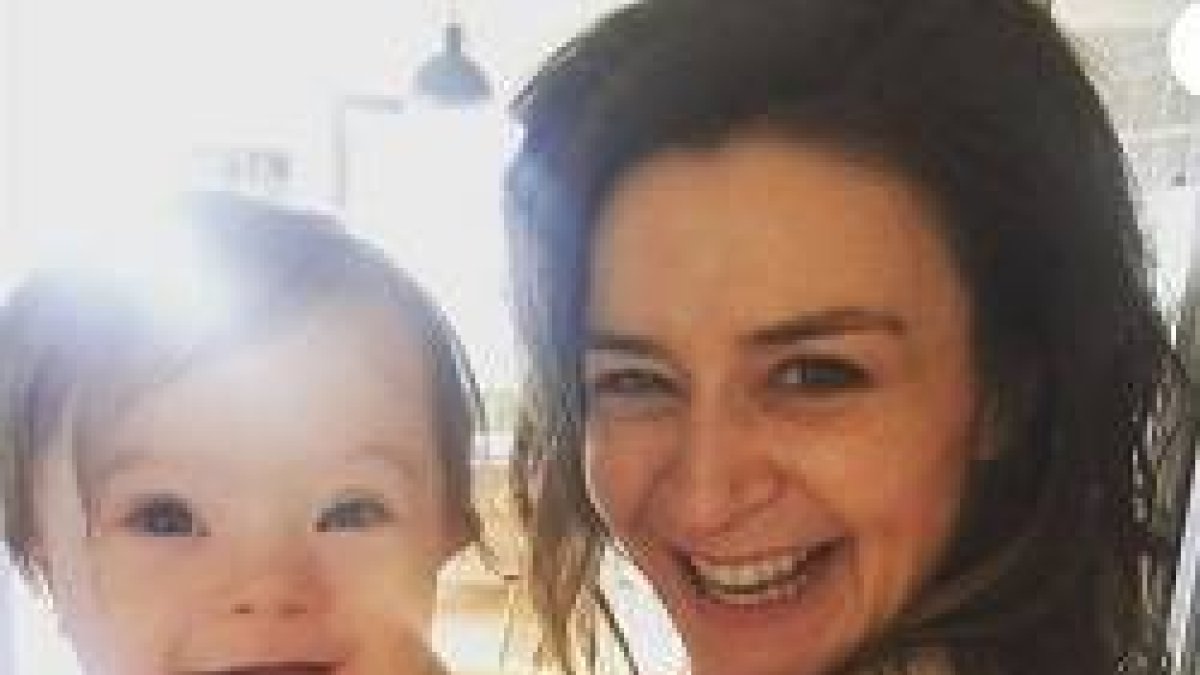 Caterina Scorsone es una madre feliz y entregada