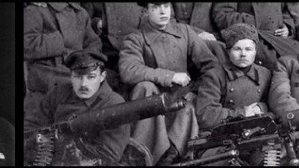 Lunacharsky y el Estado soviético declararon a Dios culpable y le dirigieron 5 ráfagas de ametralladora