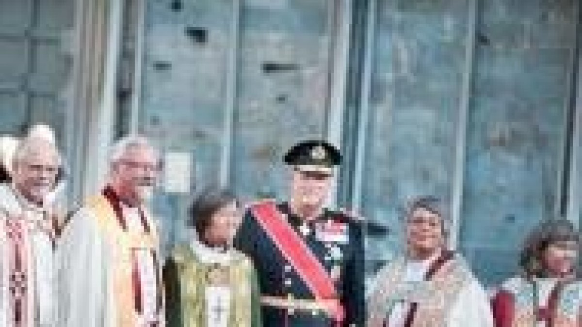 El rey de Noruega y obispos