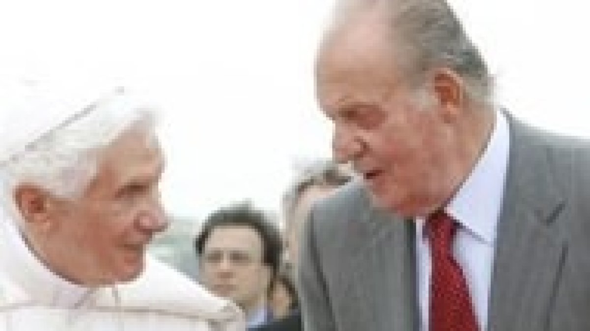 El Papa y el Rey conversan