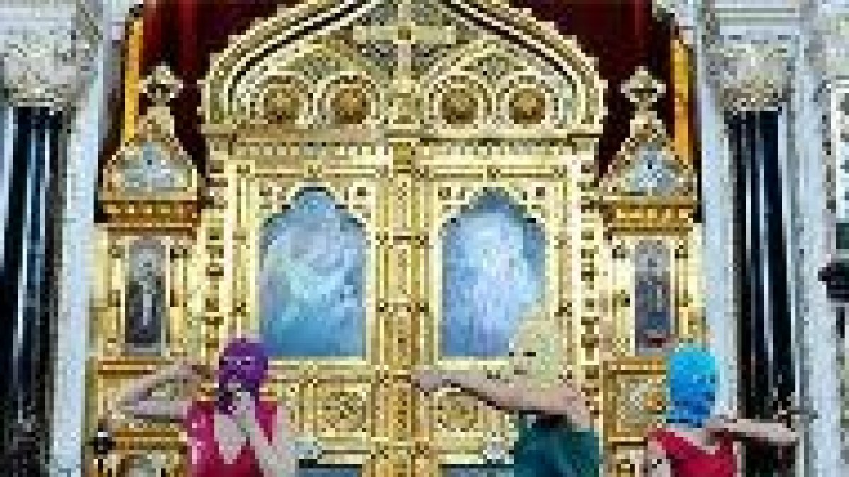 Pussy Riot en la catedral de Moscú