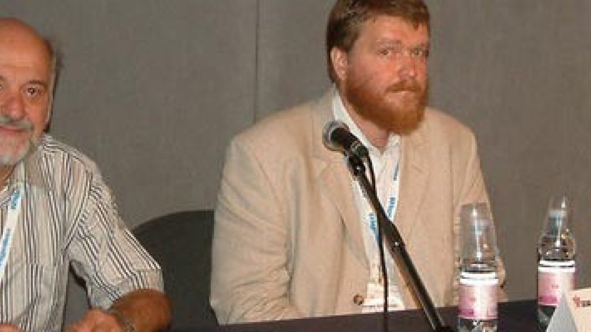 Vladimirovich Krivovichev, a la derecha.