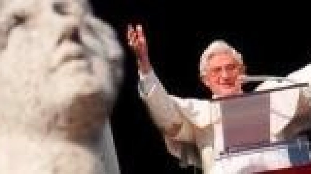 El Papa invita a dar el domingo a Dios y a saber escuchar en «nuestro tiempo de dispersión»