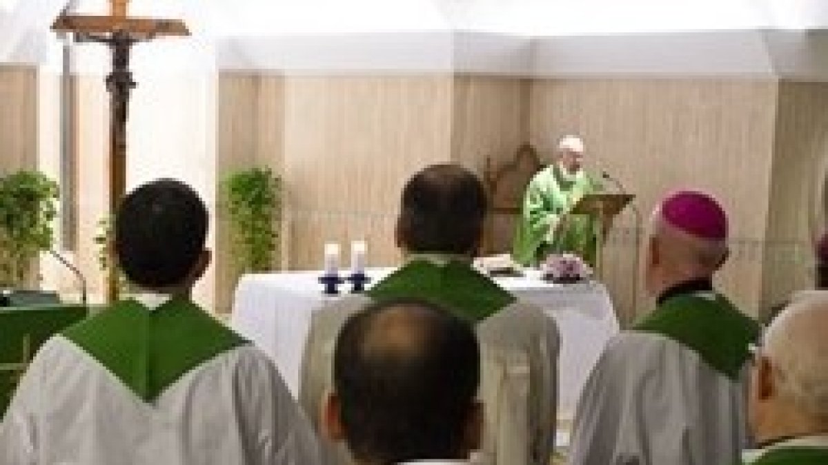 El Papa Francisco celebra misa casi cada mañana en Santa Marta y explica las Escrituras