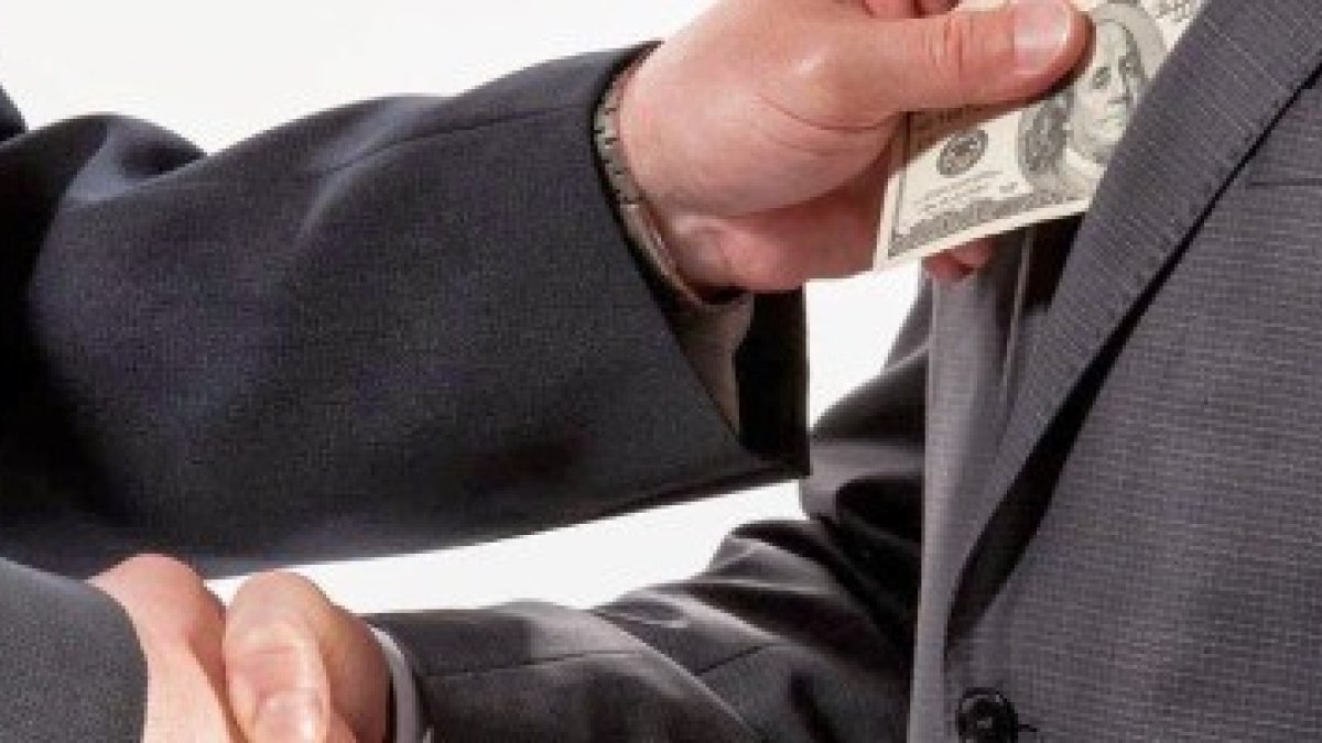 Sobornos, fraudes y engaños fiscales son condenados contundentemente por la ética bíblica