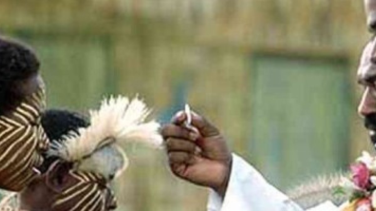 Un sacerdote en Papúa Nueva Guinea