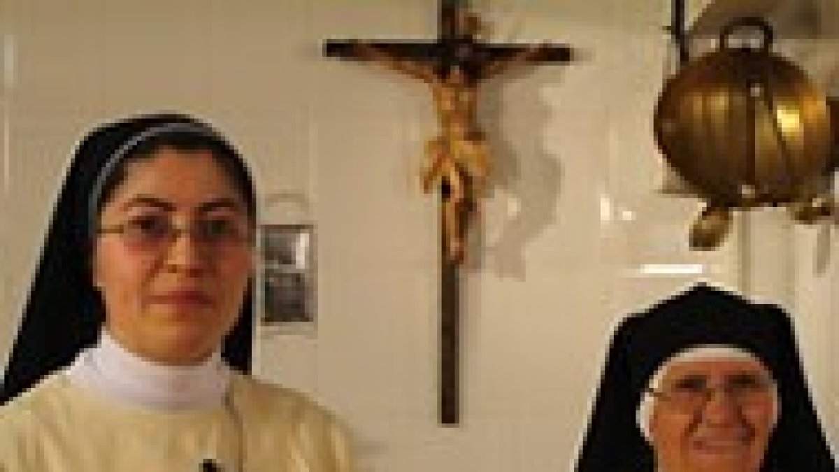 Sor Liliana y Sor Beatriz.