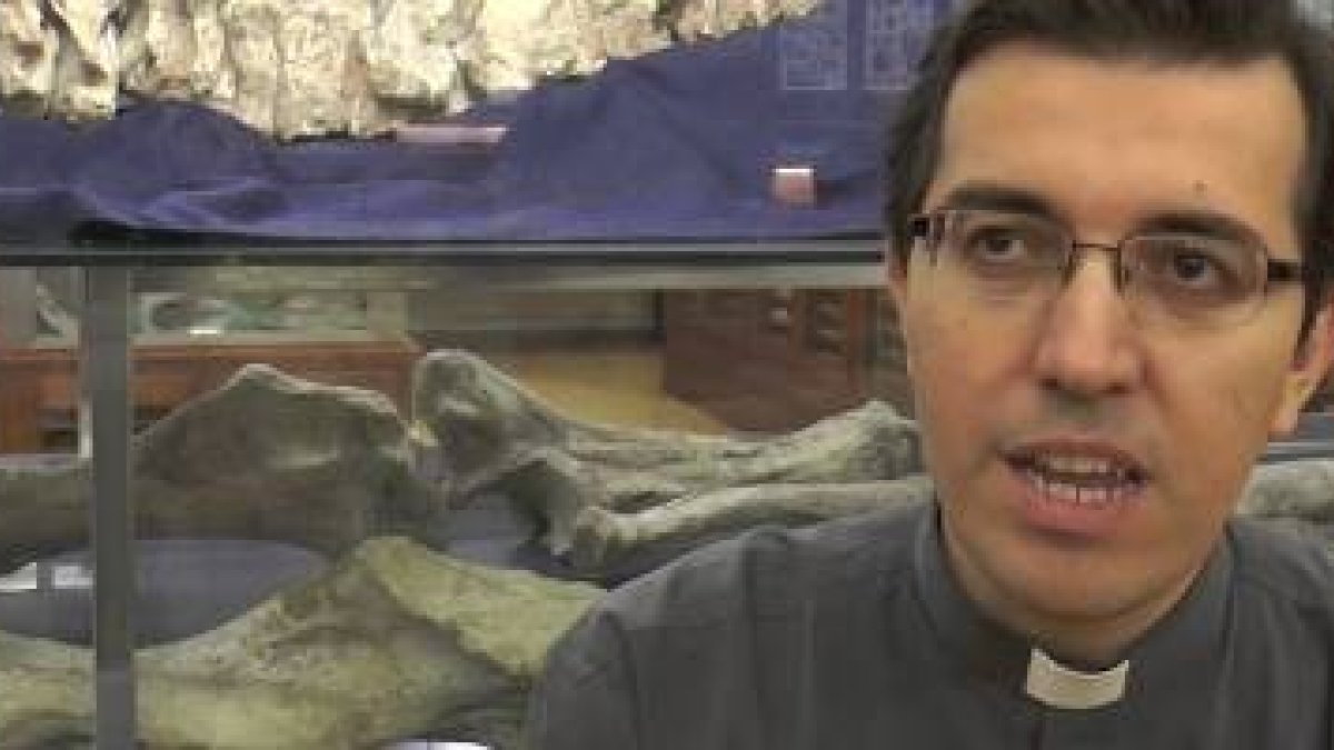 Emili Marlés, físico y sacerdote de la diócesis de Tarrasa, anima a una mejor comprensión de la ciencia y su relación con la fe