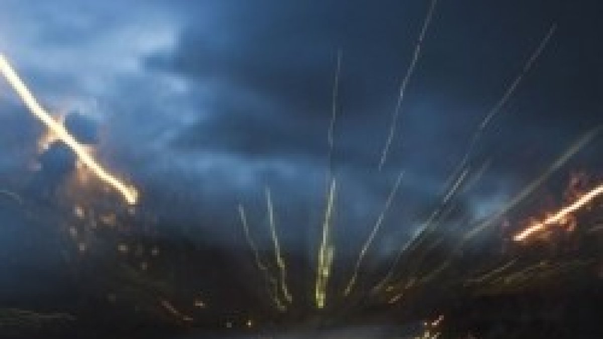 Como el fulgor del relámpago brilla...