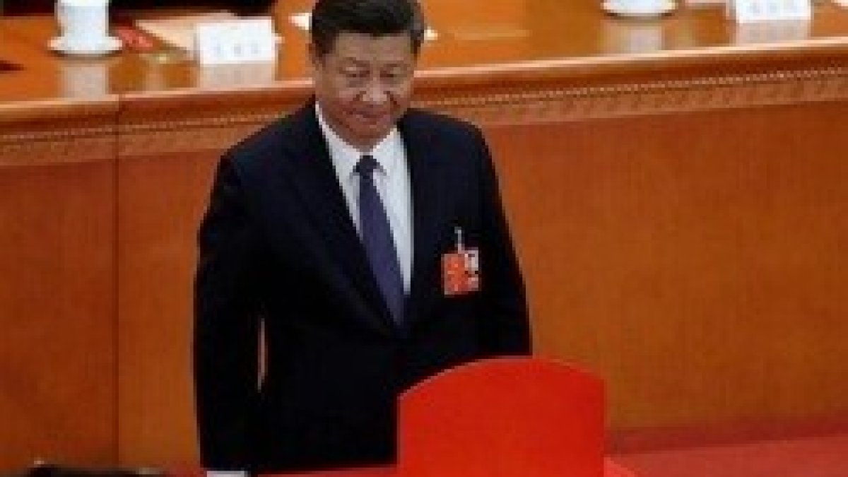 Xi Jinping concentra el liderazgo del Partido, del Estado y del Ejército... y 3 obispos votan en su asamblea