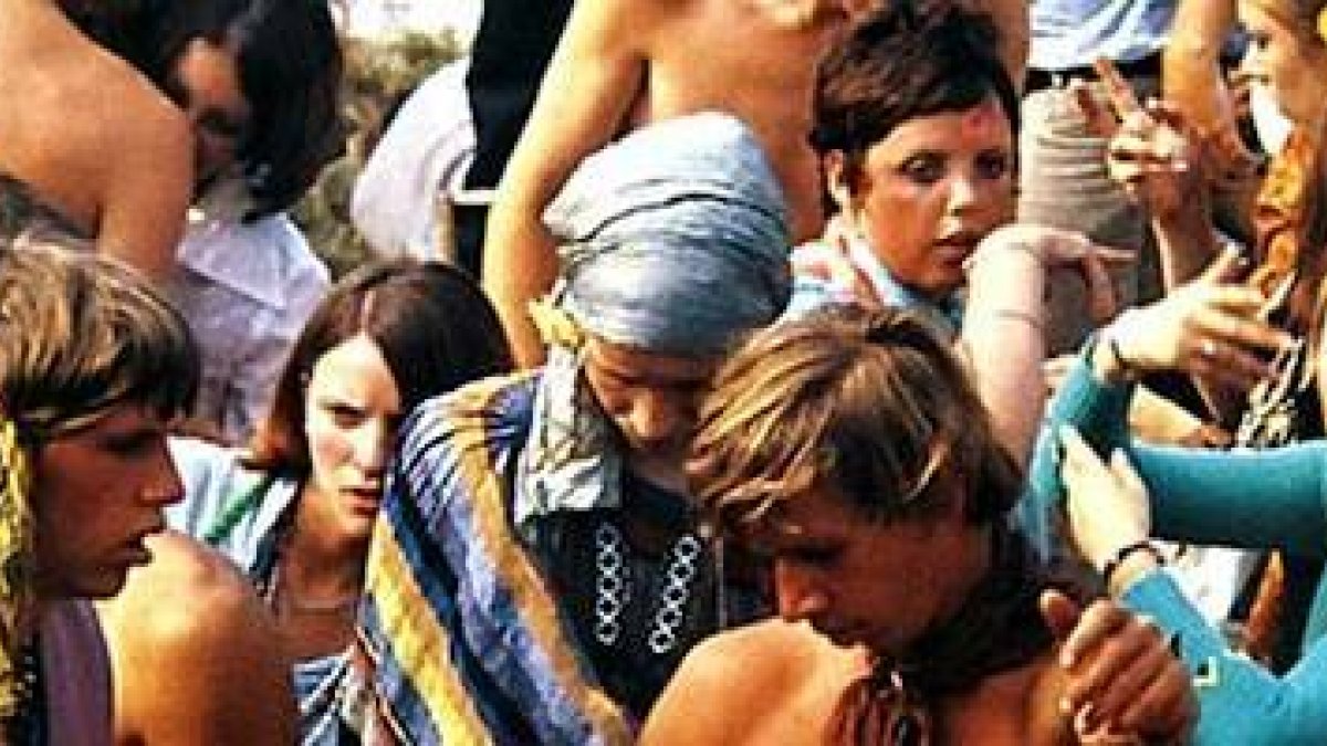 El camino torcido que se abrió en los años 60 y 70 con la supuesta «liberación» sexual empieza a ofrecer ahora sus frutos más podridos.
