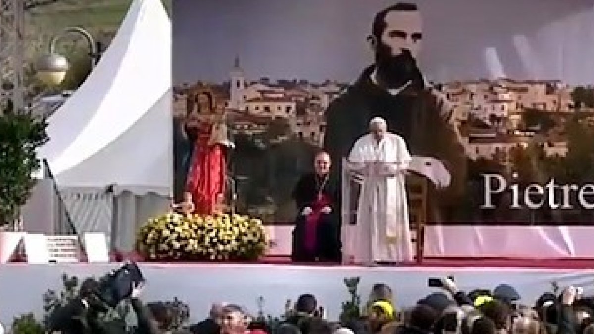 Francisco insistió en que la discusiones y divisiones son estériles y el demonio las anima todas.