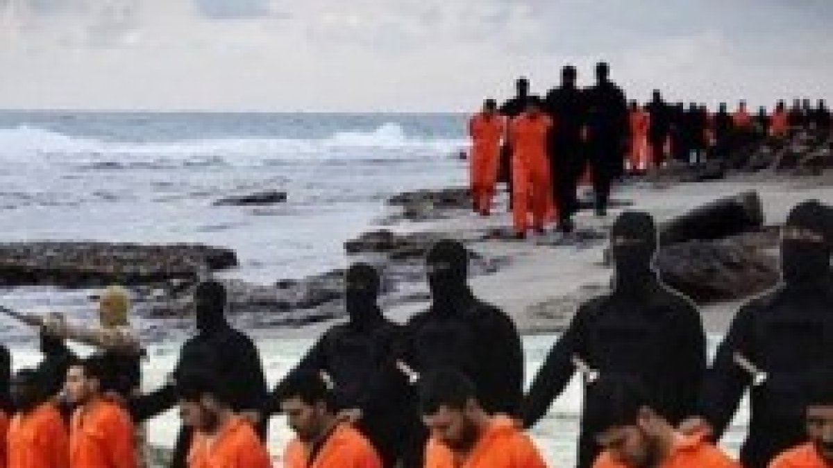 El vídeo de los mártires de Libia buscaba espantar, pero a millones de cristianos los fortalece en su fe