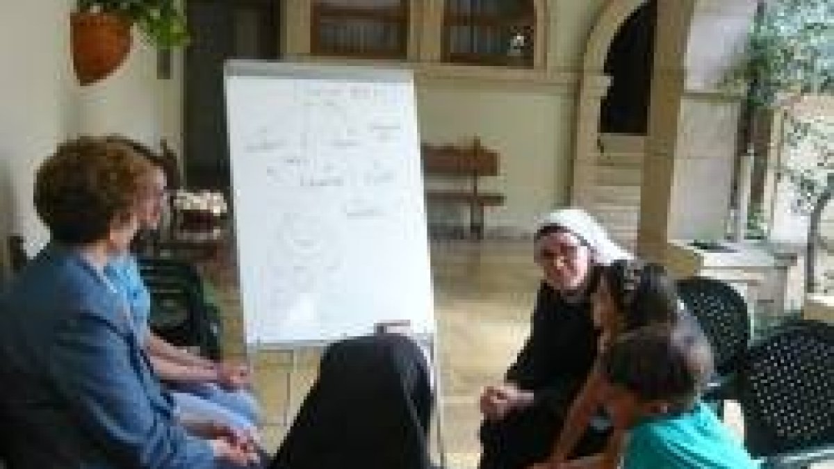 Las benedictinas de León tienen una intensa tarea evangelizadora entre peregrinos y huéspedes