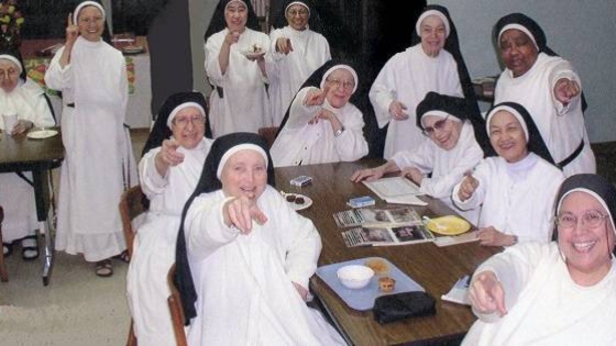 Las dominicas rezan el Rosario por la conversión de Hollywood y de todo el mundo