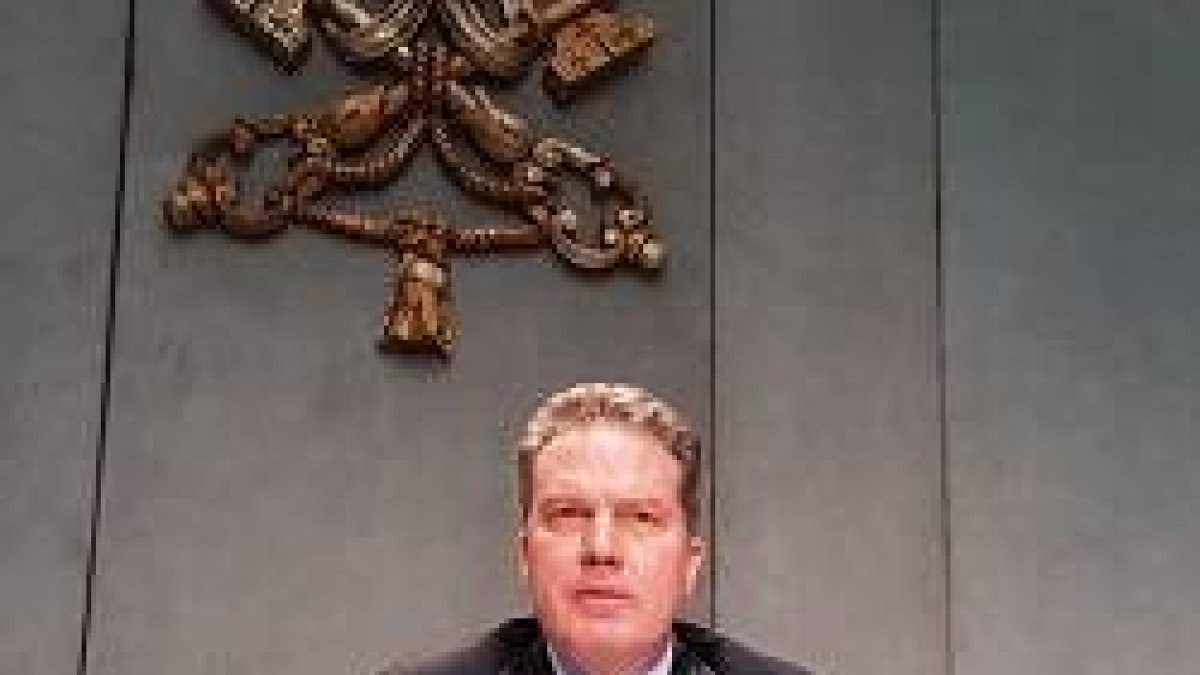 El portavoz vaticano ha querido aclarar asuntos de la reunión entre Calvo y Parolin tras la publicación de algunas informaciones en España