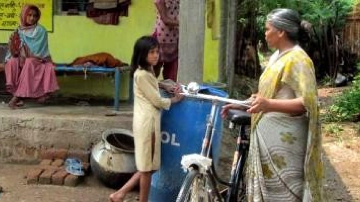 La hermana Sebastina ha ayudado quizá a 25.000 niños con su bicicleta contra la malnutrición