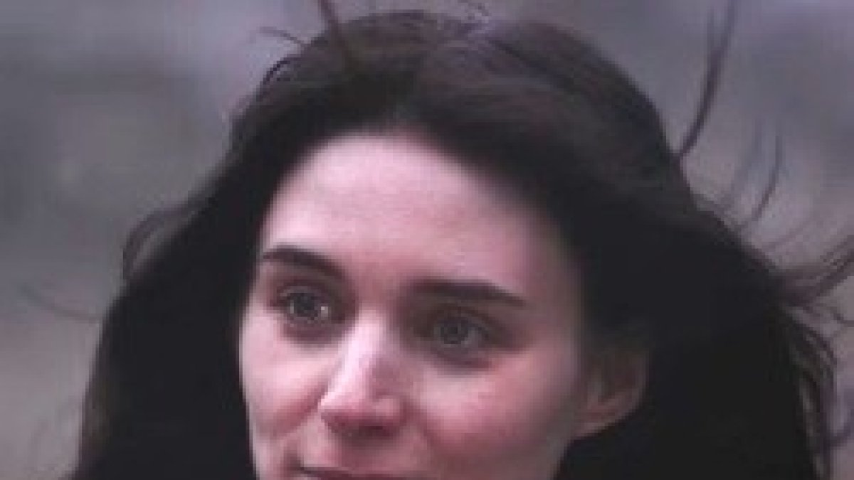 La actriz Rooney Mara está redescubriendo que Jesús es asombroso, dice