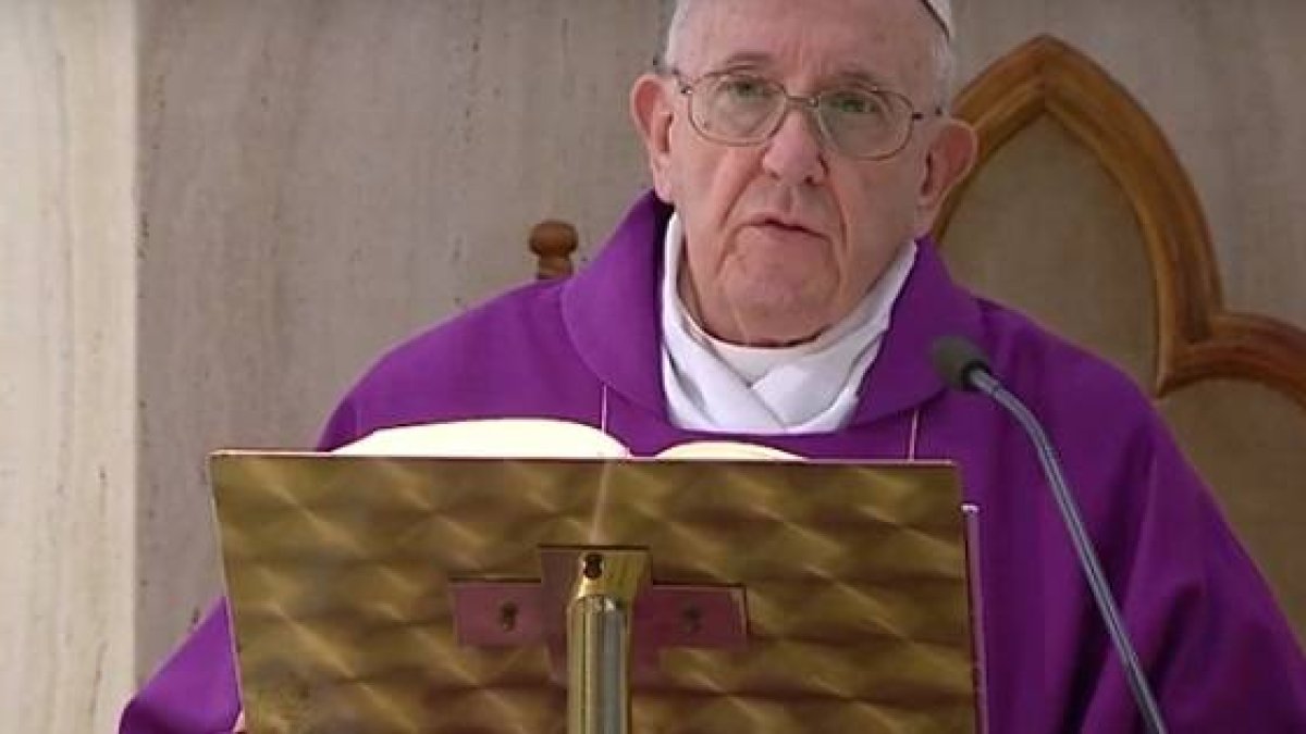 El Papa Francisco en la misa de Lunes Santo de 2020 en la residencia Santa Marta