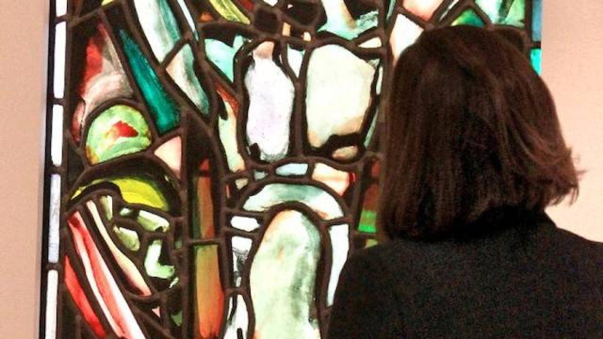 Una de las numerosas representaciones de Cristo en la Cruz que creó Rouault.